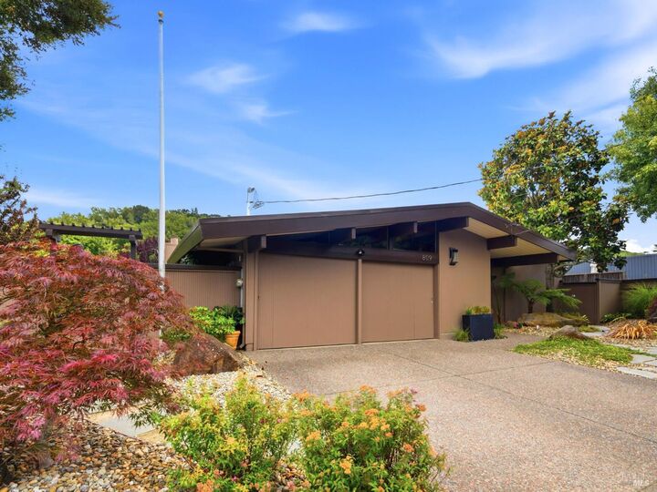 Property Photo: 809 Flaxberry Lane CA 94903