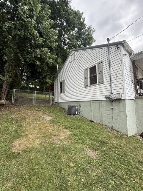 Property Photo:  210 Highlawn Park Ave  WV 25901 