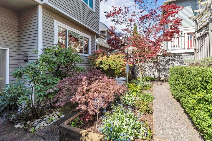 Property Photo: 223 E Keith Road 304 BC V7L 1V4