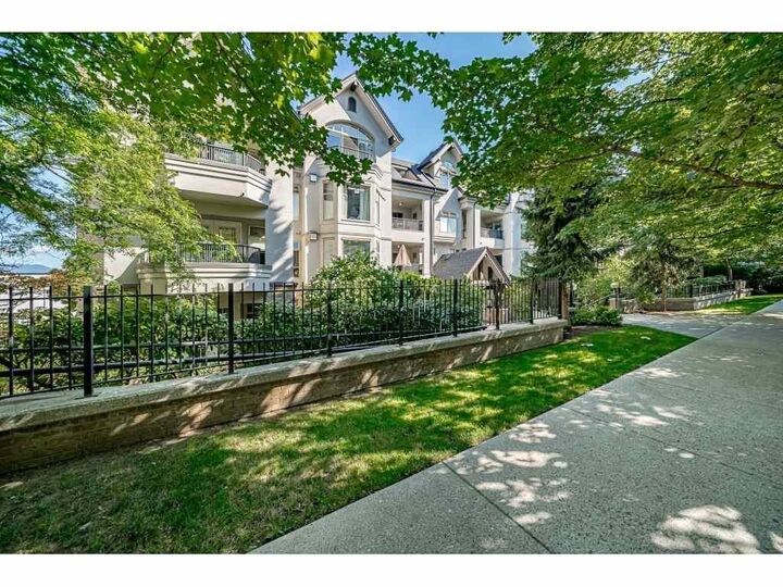 Property Photo: 55 E 10th Avenue 3fl BC V5T 1Y9