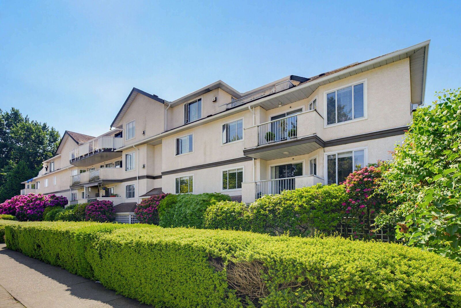 Property Photo: 20064 56 Avenue 101 BC V3A 3Y4
