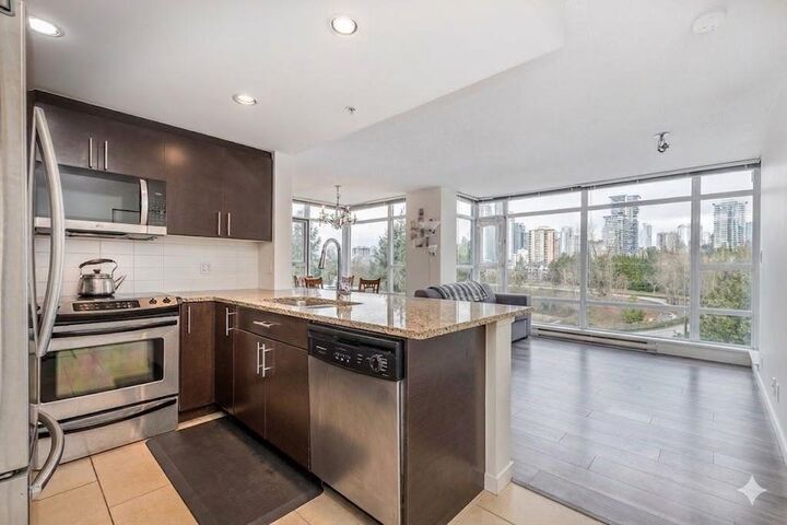 Property Photo: 575 Delestre Avenue 806 BC V3K 0A6