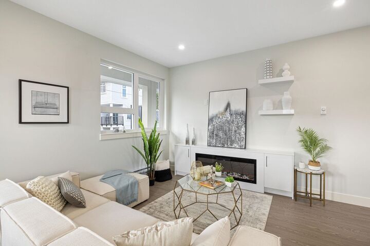 Property Photo:  14391 61A Avenue 10  BC V3X 1A4 