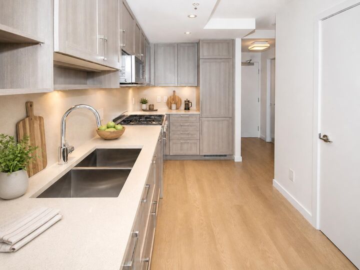 Property Photo: 5665 Boundary Road 3104 BC V5R 0E4