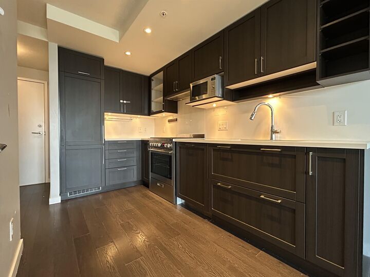 Property Photo:  5515 Boundary Road 2703  BC V5R 0E3 
