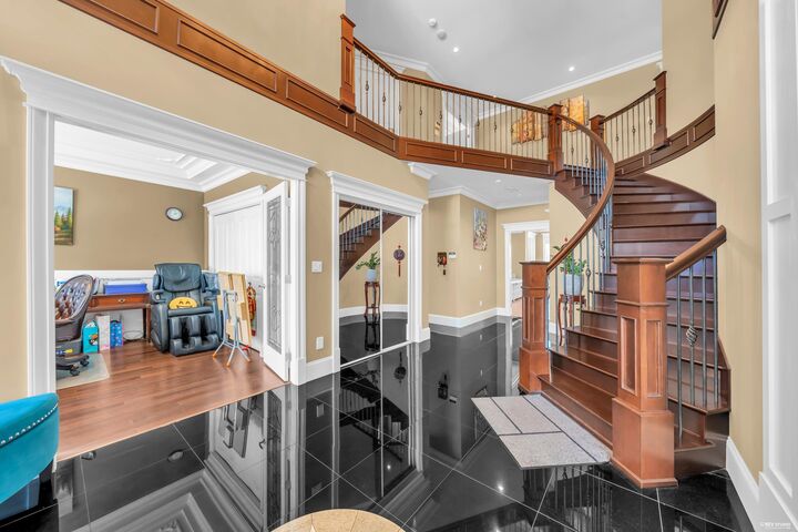 Property Photo: 717 Shaw Avenue BC V3K 2R7