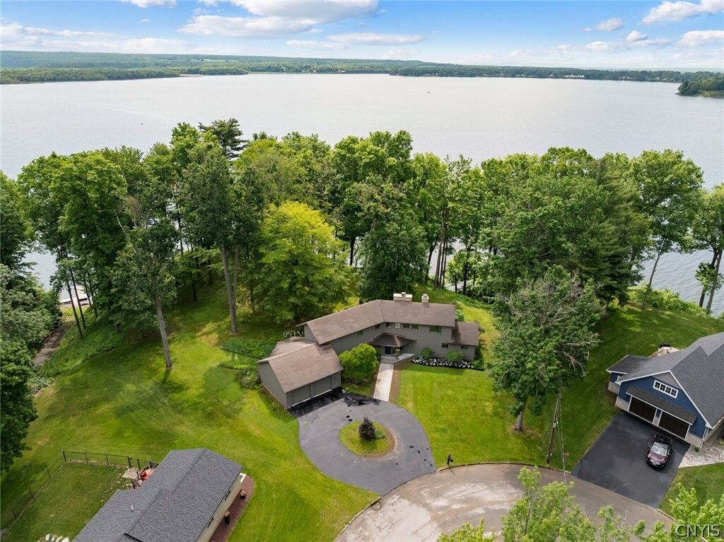 Property Photo: 6520 Pillmore Circle NY 13440