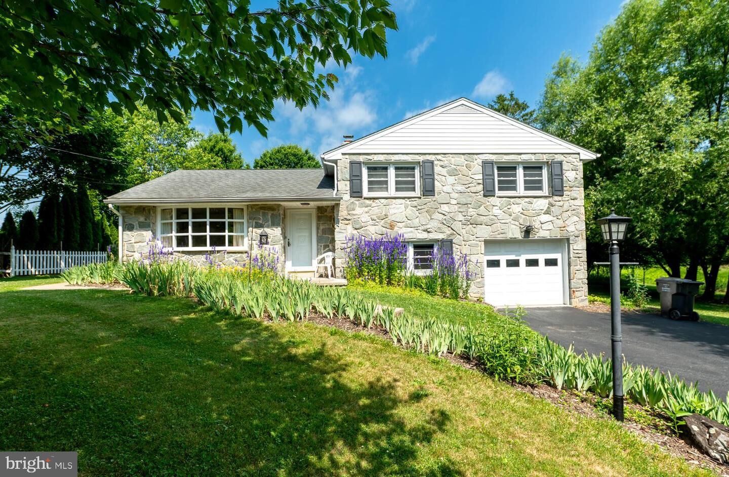 Property Photo:  10 Sunset Lane  PA 19460 