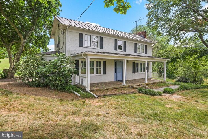 Property Photo: 18373 Lickey Mill Road VA 20132