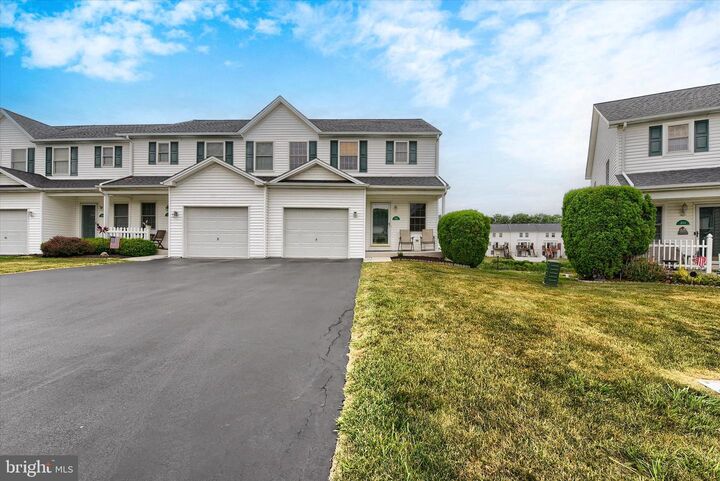 Property Photo: 215 Meadow Lane PA 17112