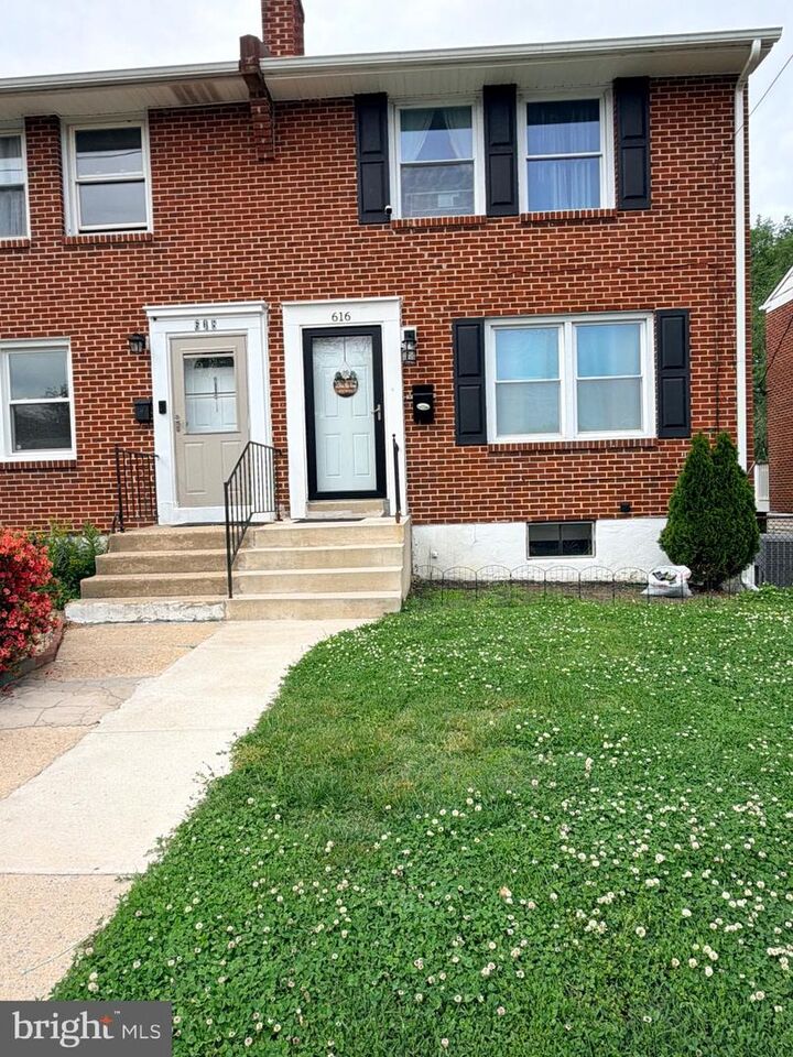 Property Photo: 616 N Dupont Road DE 19804