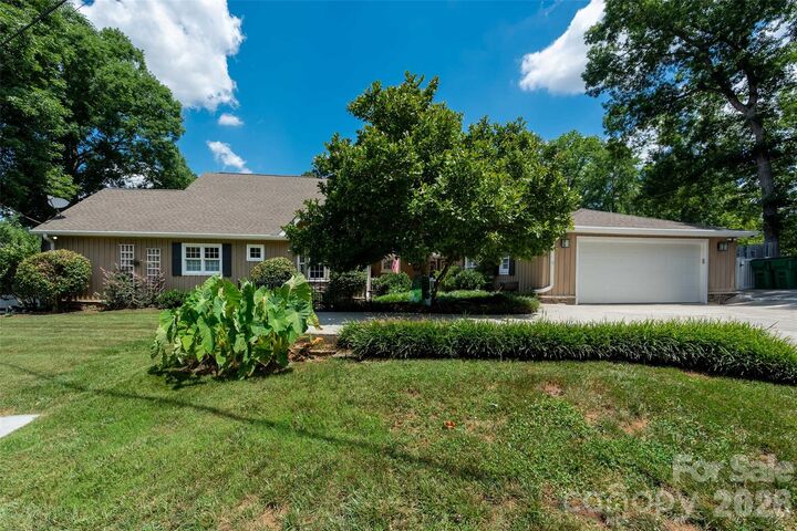 Property Photo:  6236 River Cabin Lane  NC 28278 