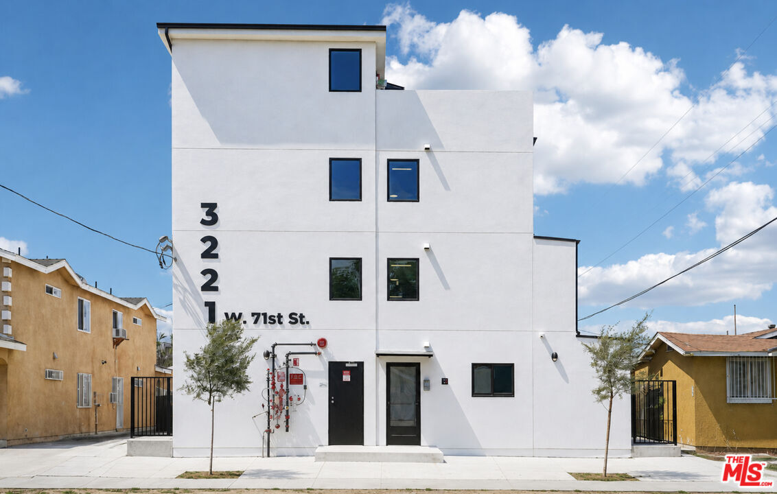Property Photo: 3221 W 71st St CA 90043