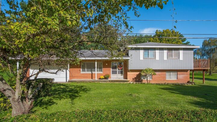 Property Photo:  20 Worth Drive  OH 43025 