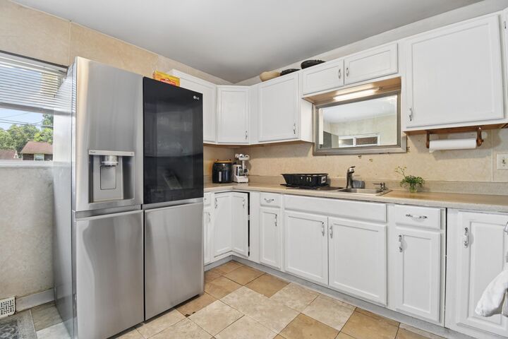 Property Photo:  5021 Betsy Drive  OH 43227 