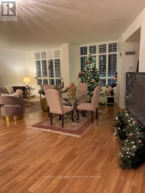 Property Photo:  9225 Jane Street 1016  ON L6A 0J7 