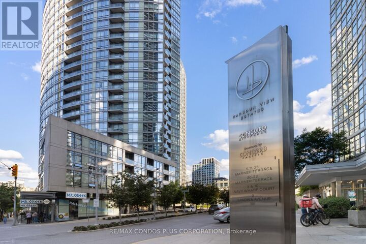 Property Photo:  3 Navy Wharf Court 2205  ON M5V 3V1 