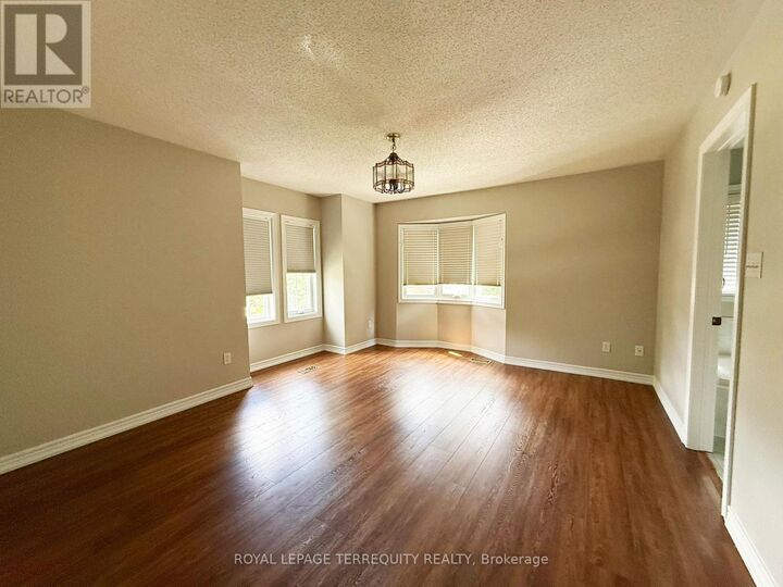 Property Photo: 190 Harding Blvd W Boulevard 34 ON L4C 0J9