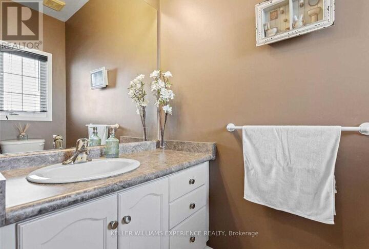 Property Photo:  488 Yonge Street 16  ON L4N 4E2 