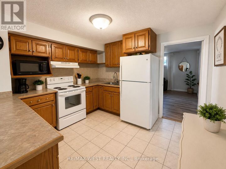 Property Photo: 1191 Simcoe Street South Lower ON L1H 4M1