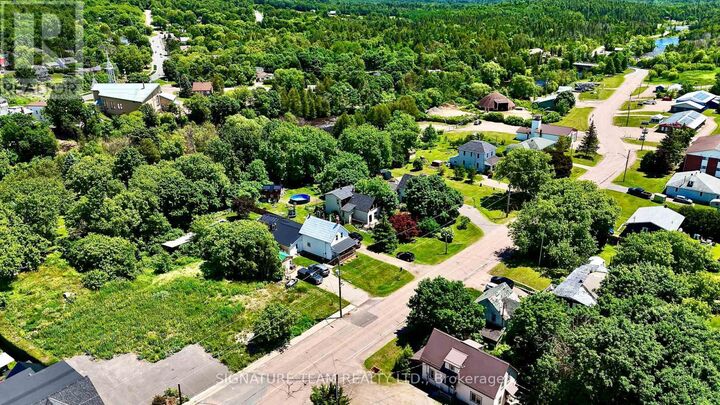 Property Photo:  203 John Street  ON K0J 1T0 