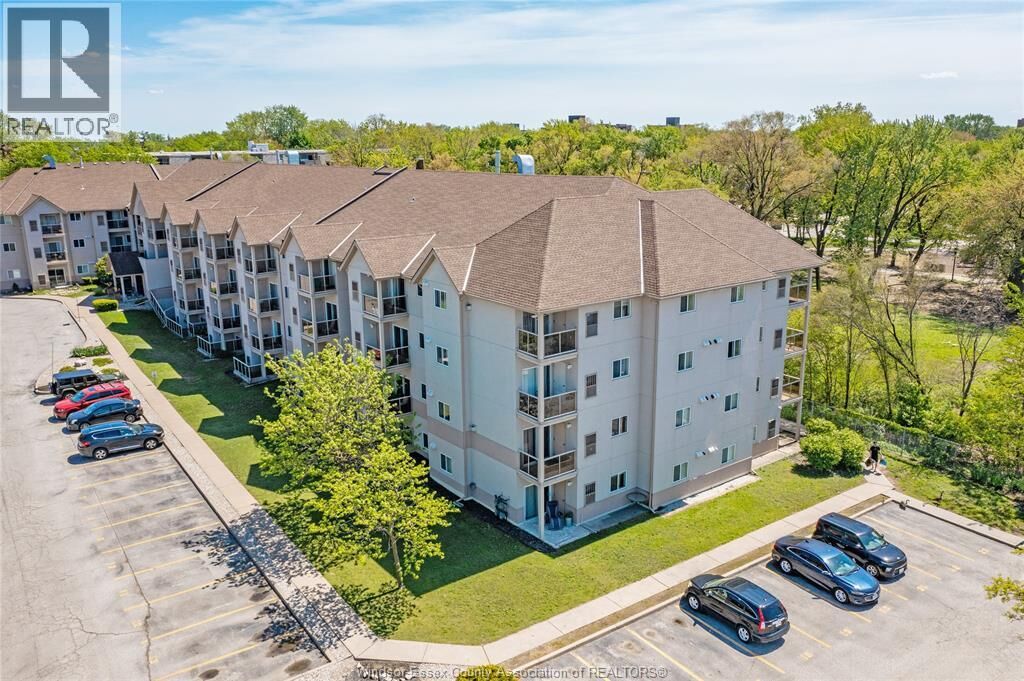Property Photo: 3000 Sandwich Street 414 ON N9C 4G3