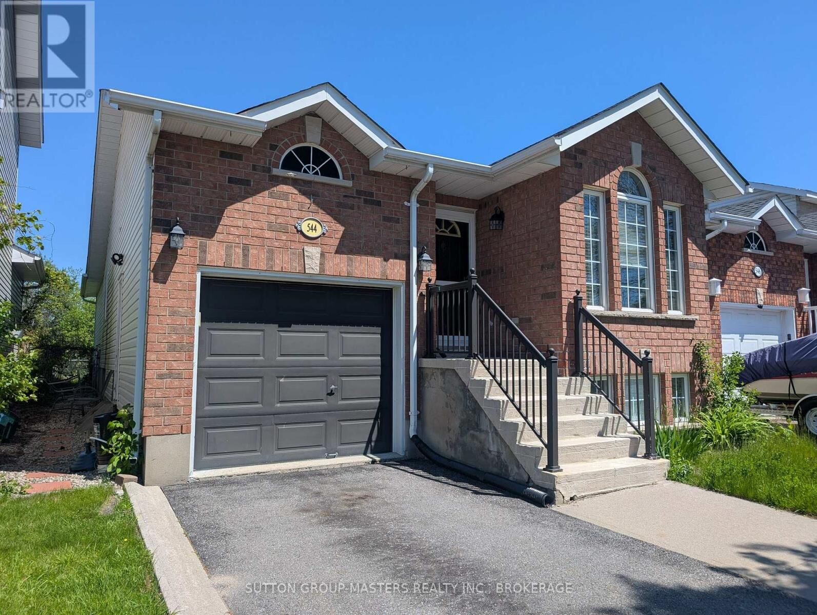 Property Photo: 544 Freeman Crescent ON K7K 7H5