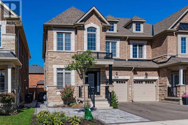 Property Photo: 3899 Arvona Place ON L5M 0Y5