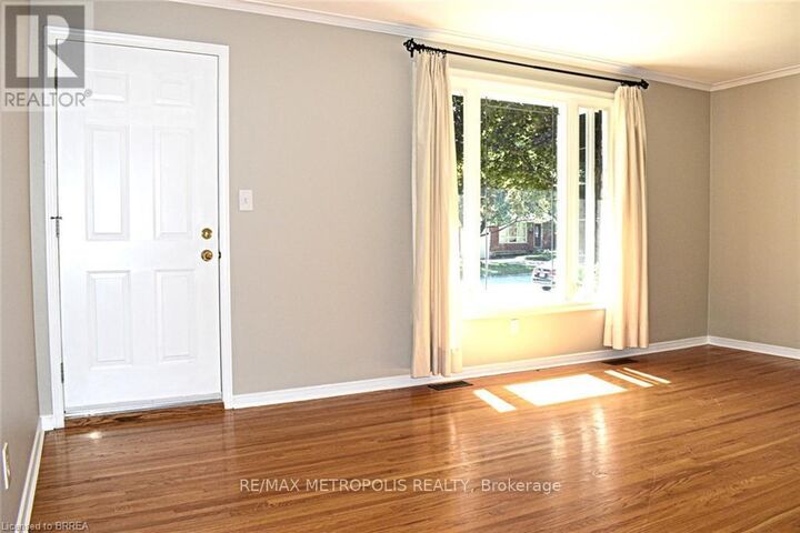 Property Photo:  5 McCammon Street Upper  ON N3L 1V8 