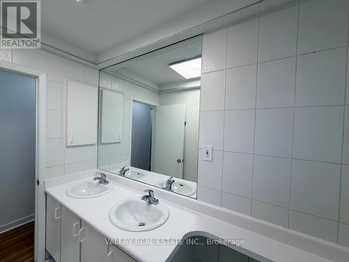 Property Photo:  64 Lexington Ave Avenue Main  ON M9V 2G8 