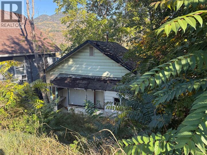 Property Photo:  1414 Ash Street  BC V1R 3Y7 