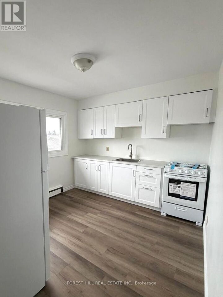 Property Photo:  127 Ann Street 3  ON N2B 1Y2 