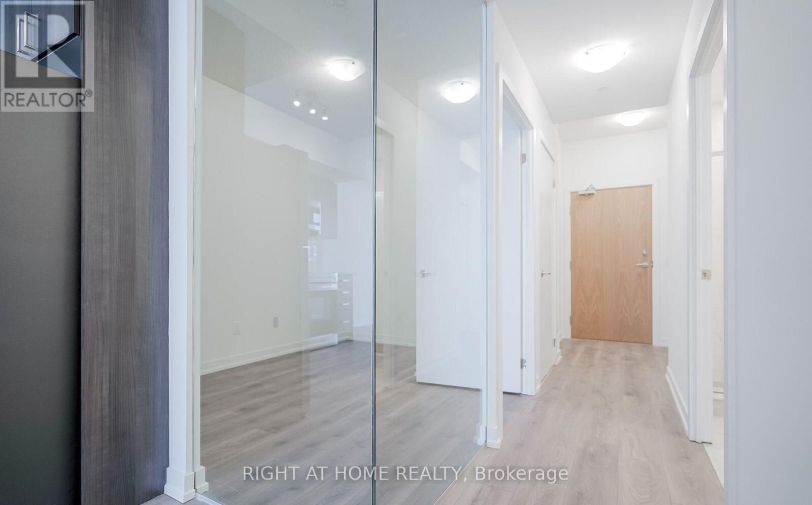 Property Photo: 1435 Celebration Drive 2803 ON L1W 0C3