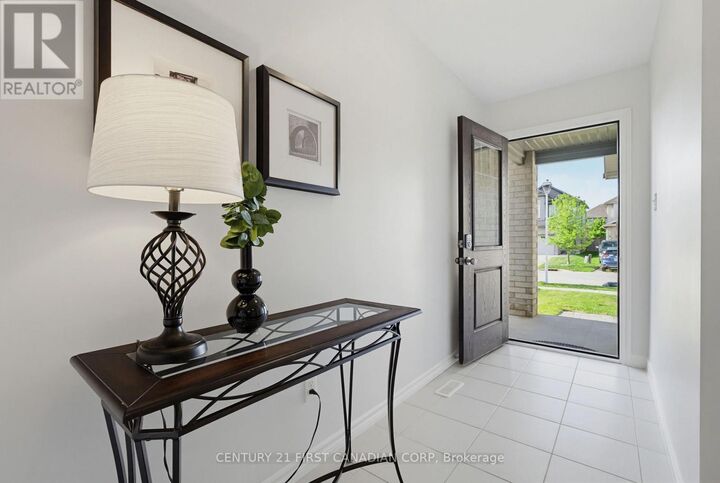 Property Photo:  1210 Sandbar Street  ON N6G 0G7 