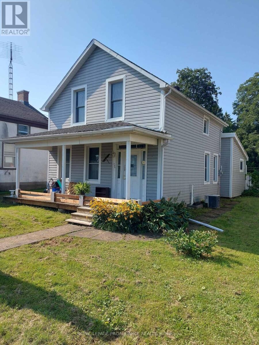 Property Photo:  739 Edward Street  ON K0E 1T0 