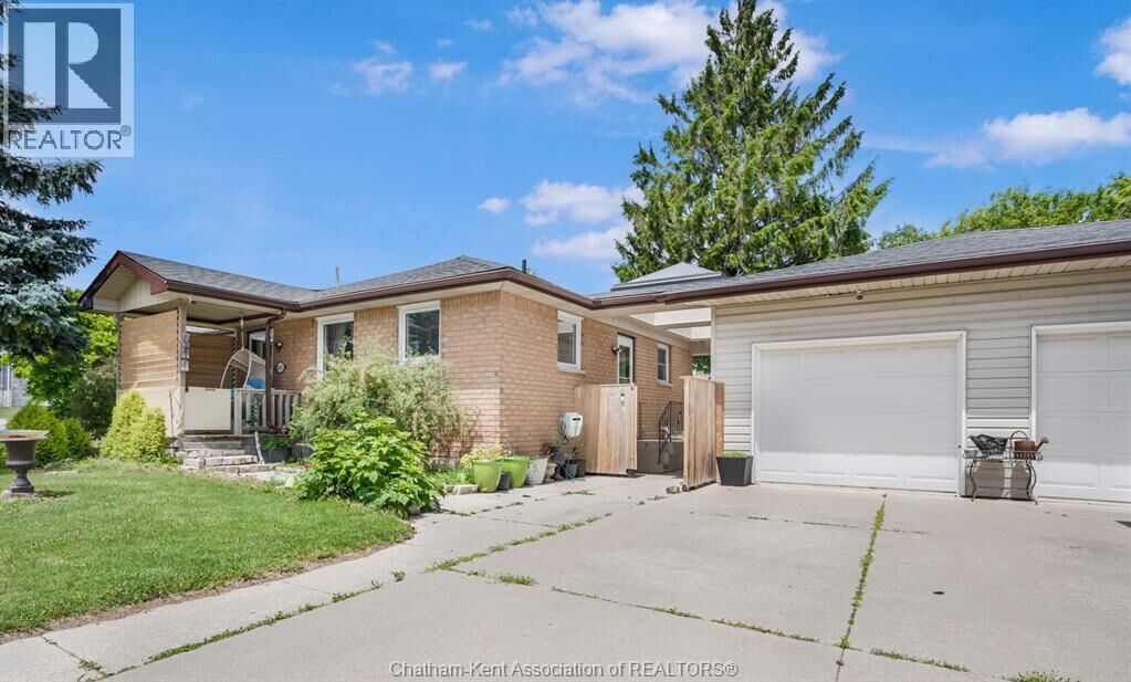 Property Photo: 222 Catherine Street ON N0P 1A0
