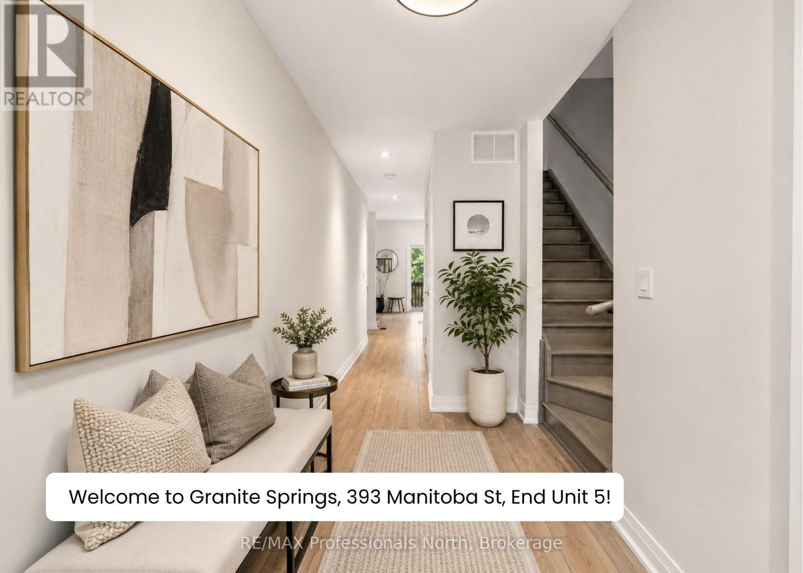 Property Photo: 393 Manitoba Street 5 ON P1L 0G1