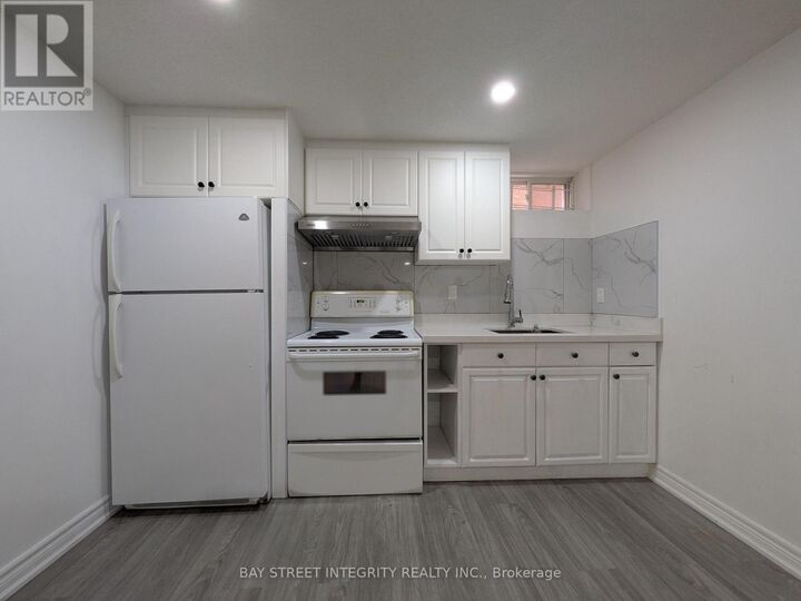 Property Photo:  Lower 37 Sandham Crescent  ON L3S 4J7 