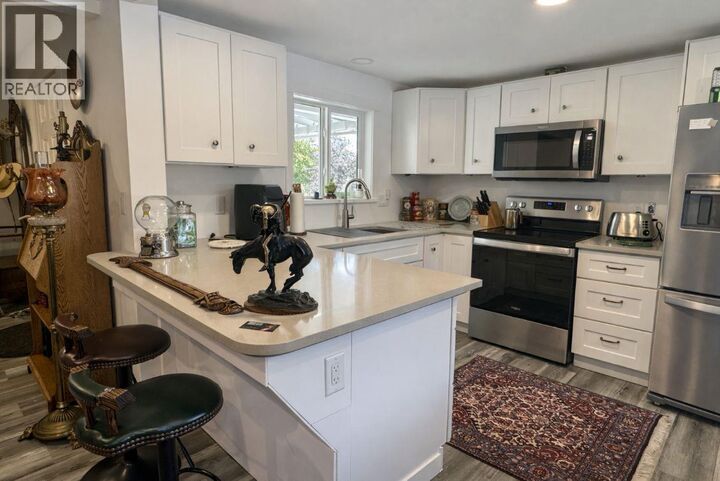 Property Photo: 335 Billiter Avenue BC V0X 1W0