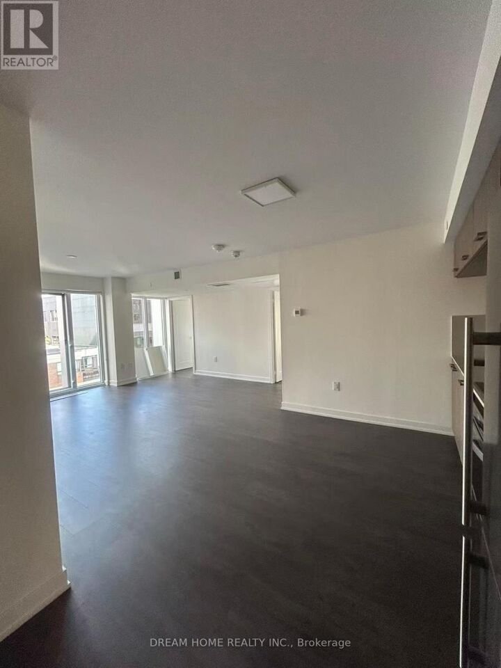 Property Photo:  50 McCaul Street 812  ON M5T 1V9 