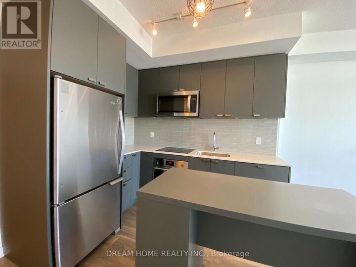 Property Photo: 56 Forest Manor Road 2609 ON M2J 0E5