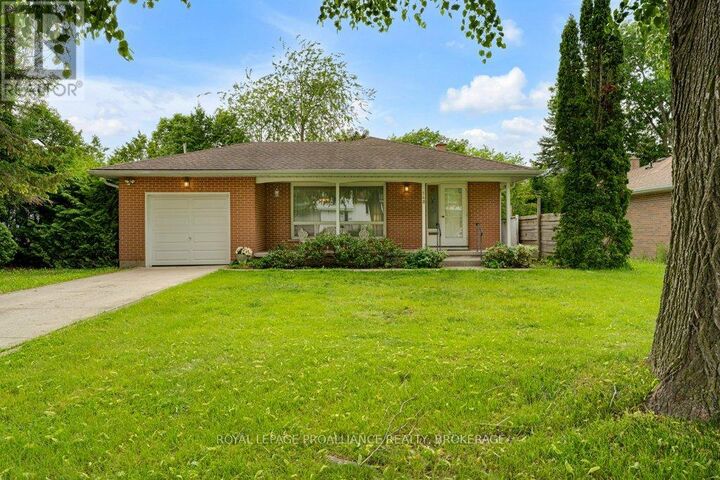 Property Photo:  148 Campbell Crescent  ON K7M 1Z5 