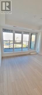 Property Photo: 5 Quarrington Lane 1607 ON M3C 0S5