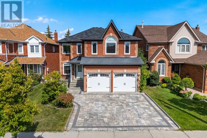 Property Photo: 5217 Fallingbrook Drive ON L5V 1N7