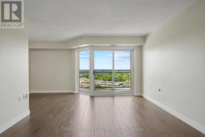 Property Photo: 860 Commissioners Road East 1403 ON N6C 5Y8