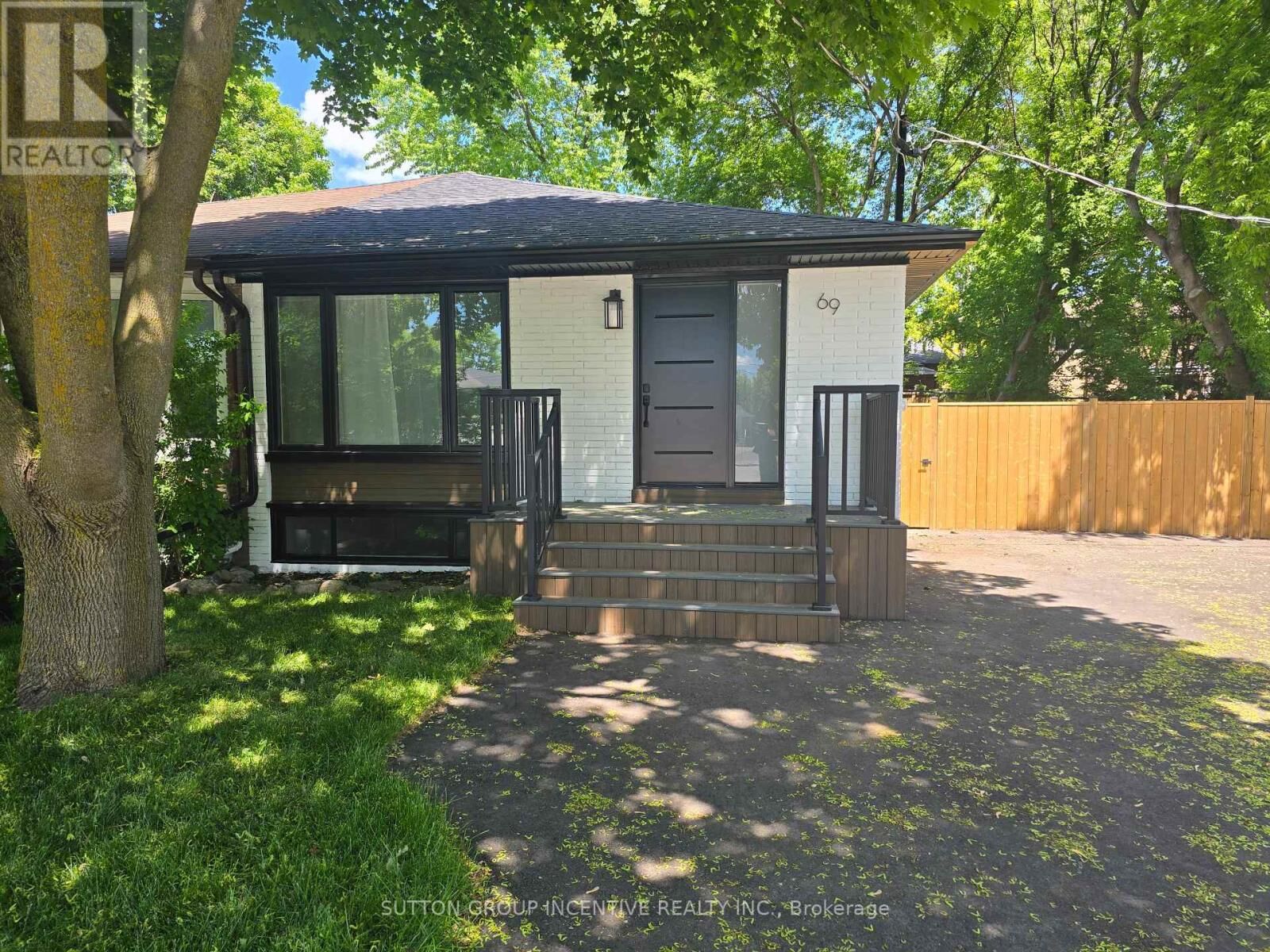 Property Photo:  69 Marlin Court  ON L3Y 2W7 