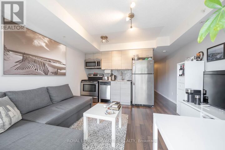 Property Photo:  20 Joe Shuster Way 1208  ON M6K 0A3 