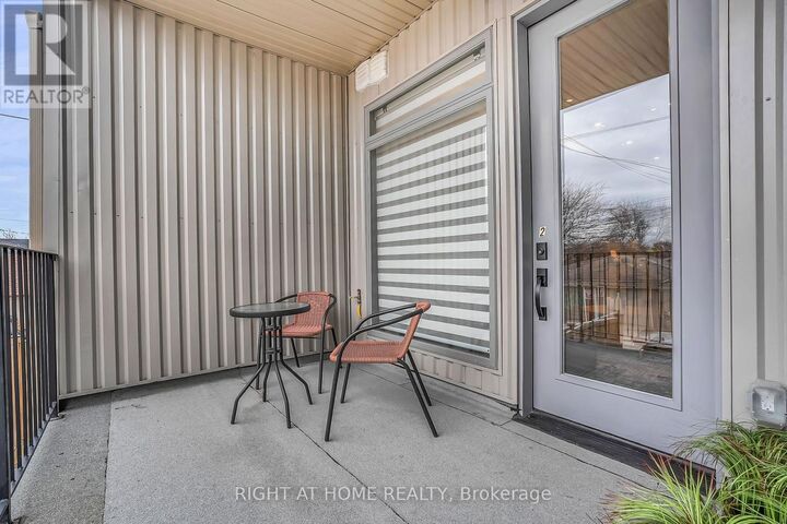 Property Photo:  1169 Davenport Road Unit 2  ON M6H 2G6 