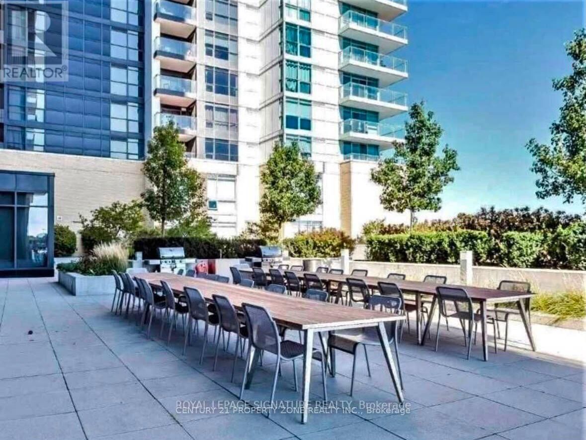 Property Photo:  33 Singer Court 303  ON M2K 0B4 