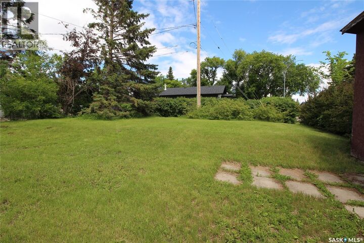 Property Photo:  610 Broadway Avenue  SK S0G 3N0 